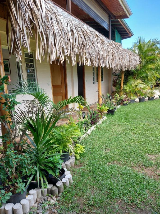 Manaeva Lodge Faaa Bagian luar foto
